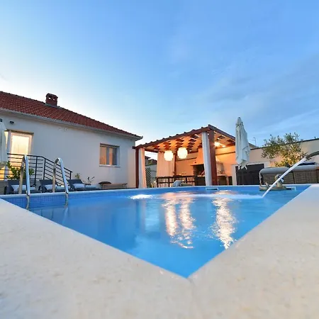 Casa Teuta With Pool, City