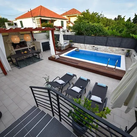 度假居 Casa Teuta With Pool, City