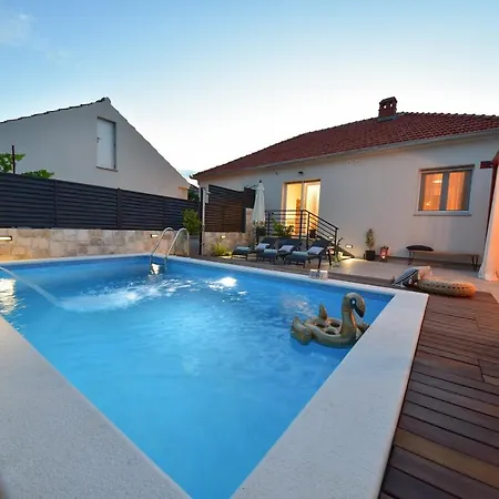 Casa Teuta With Pool, City 度假居