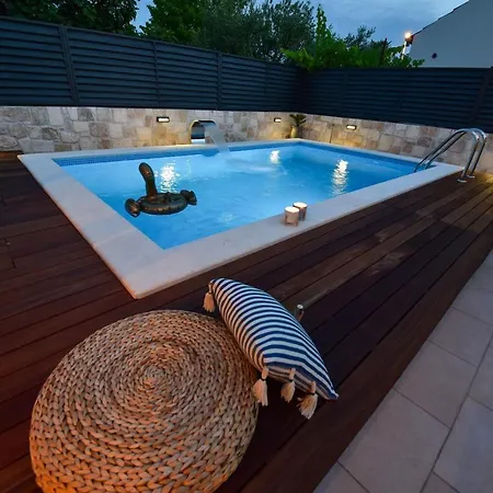 Casa Teuta With Pool, City *