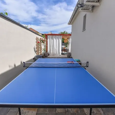 Casa Teuta With Pool, City 度假居 *
