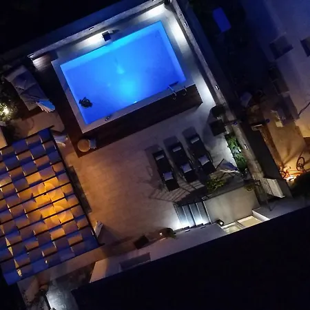 Casa Teuta With Pool, City * 扎达尔