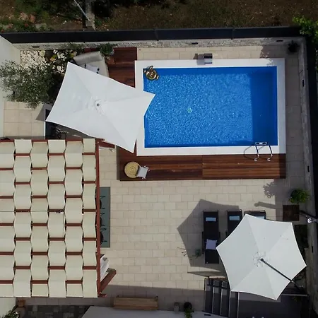 度假居 Casa Teuta With Pool, City