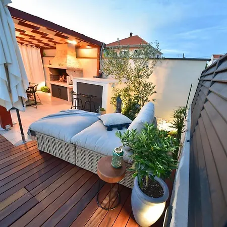 度假居 Casa Teuta With Pool, City *