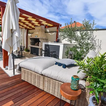 Casa Teuta With Pool, City